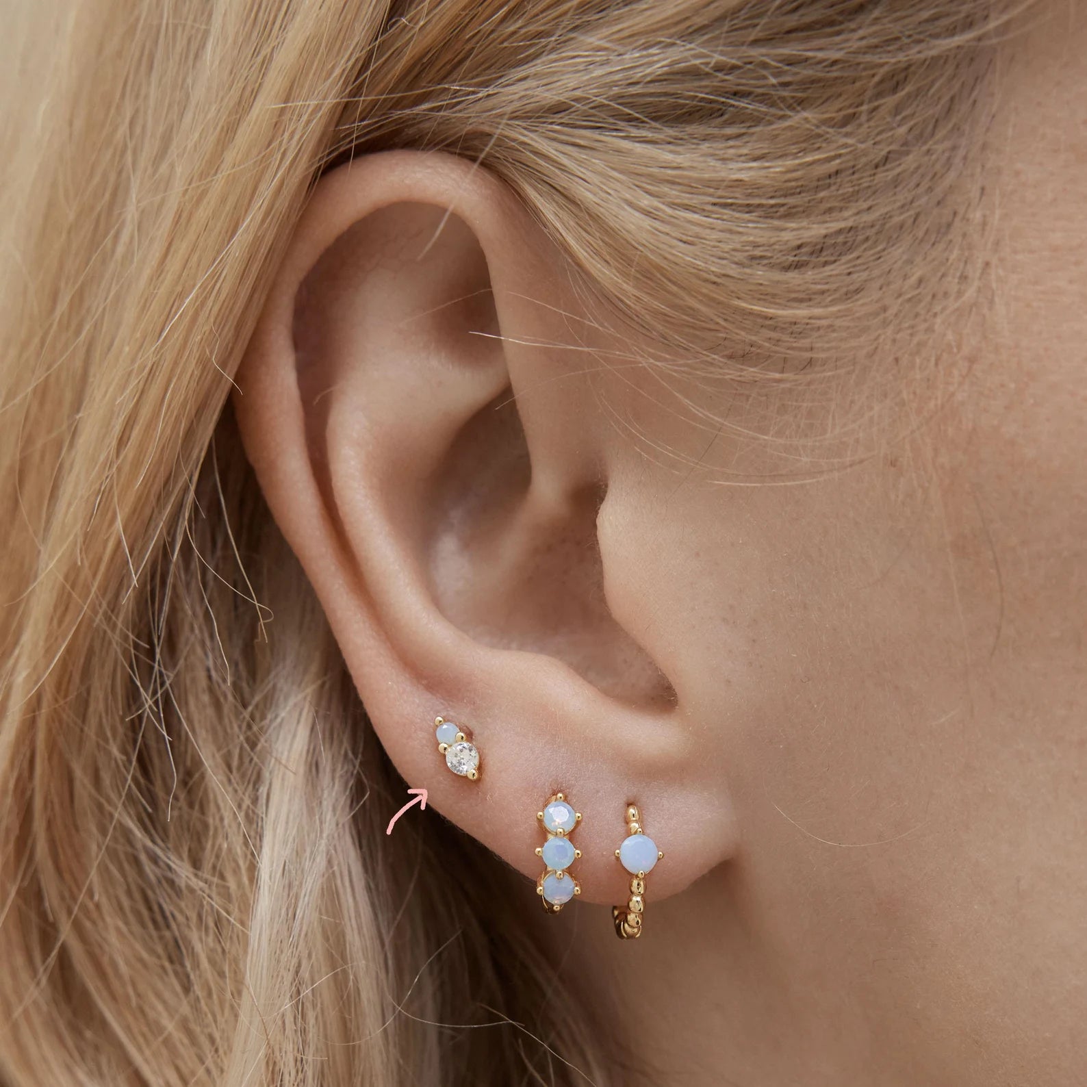 Main Character Single Earring - Bue Stone Post Gold