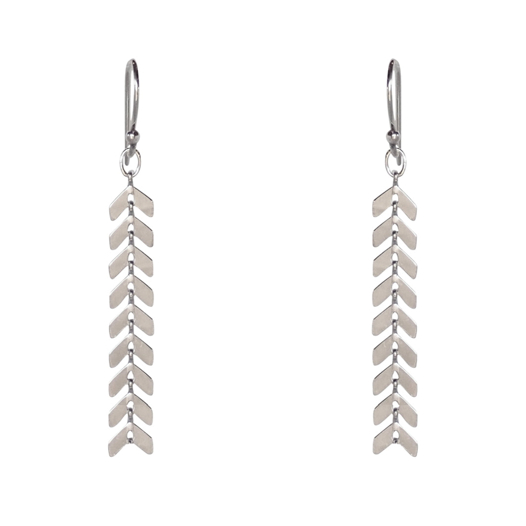 Cascade earrings are a Bronwen Jewelry favorite. In silver or gold, long or short, these earrings jazz up every outfit