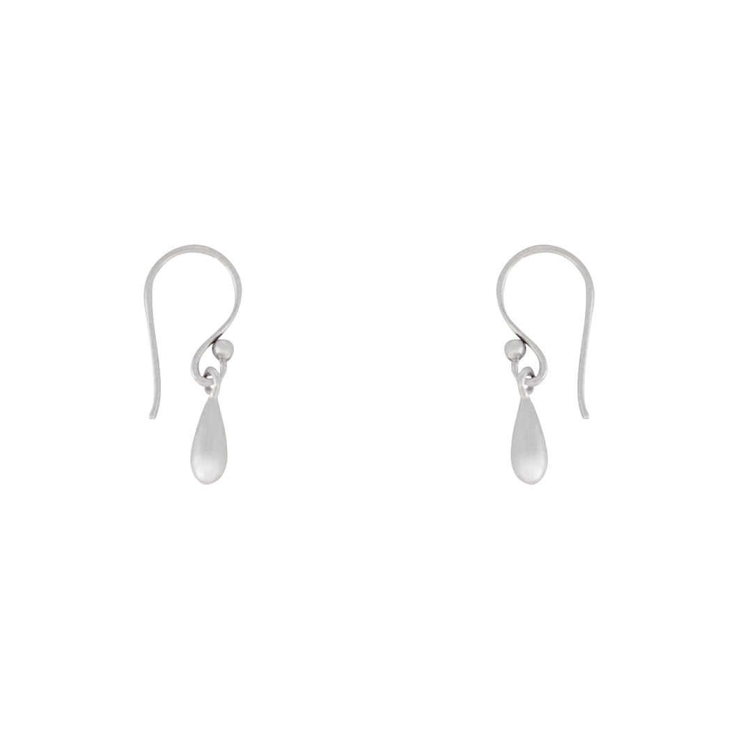 Isis earrings are a Bronwen Jewelry favorite. Long or short, silver or gold, they are everyday active-chic 